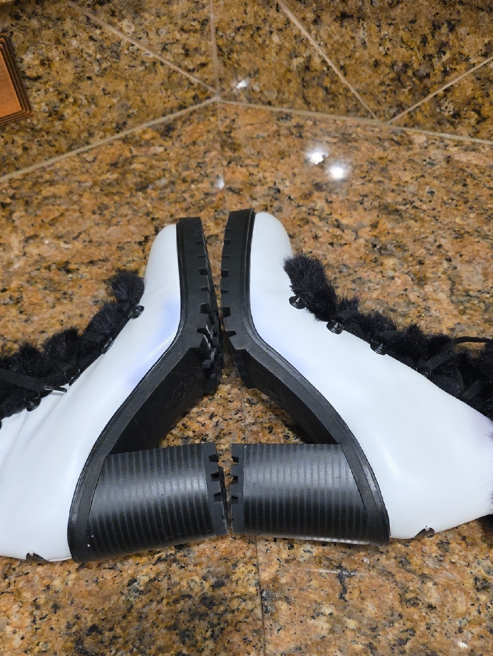 Guess Faux Fur Lined Block Heel Boots - SZ 10 - Picture 7 of 14
